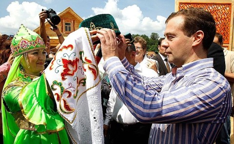 Tatarstab-Dmitry_Medvedev_in_Tatarstan_June_2011-9-180822