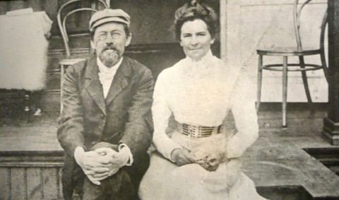 Anton_Chekhov_and_Olga_Knipper_1901